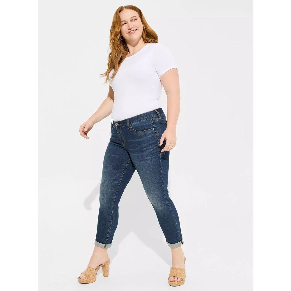 Torrid Mid Rise Straight Boyfriend Jeans Stretch Denim Womens 14R 14 Regular